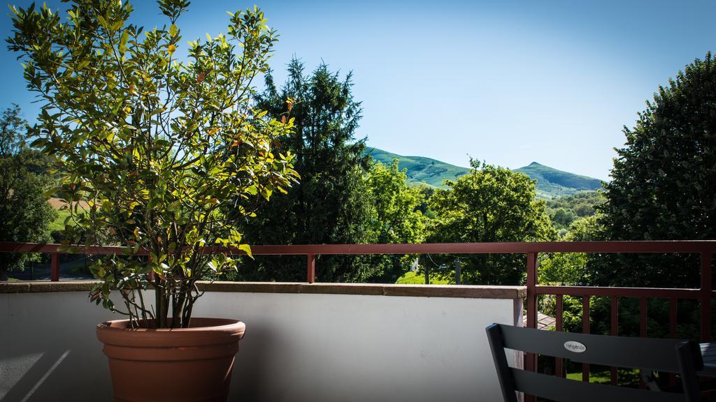 Logis Hotel Ur-Hegian Aïnhoa Zewnętrze zdjęcie