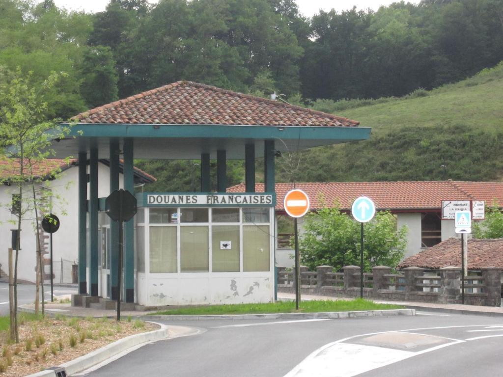 Logis Hotel Ur-Hegian Aïnhoa Zewnętrze zdjęcie