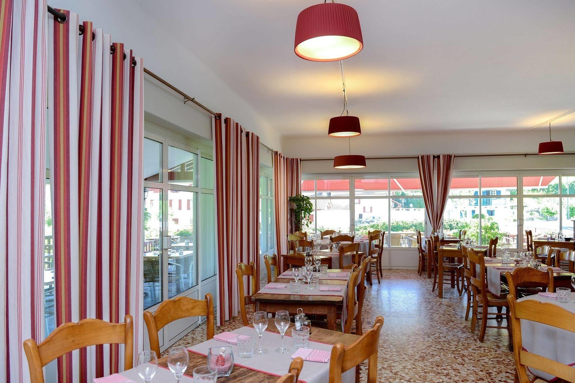 Logis Hotel Ur-Hegian Aïnhoa Zewnętrze zdjęcie