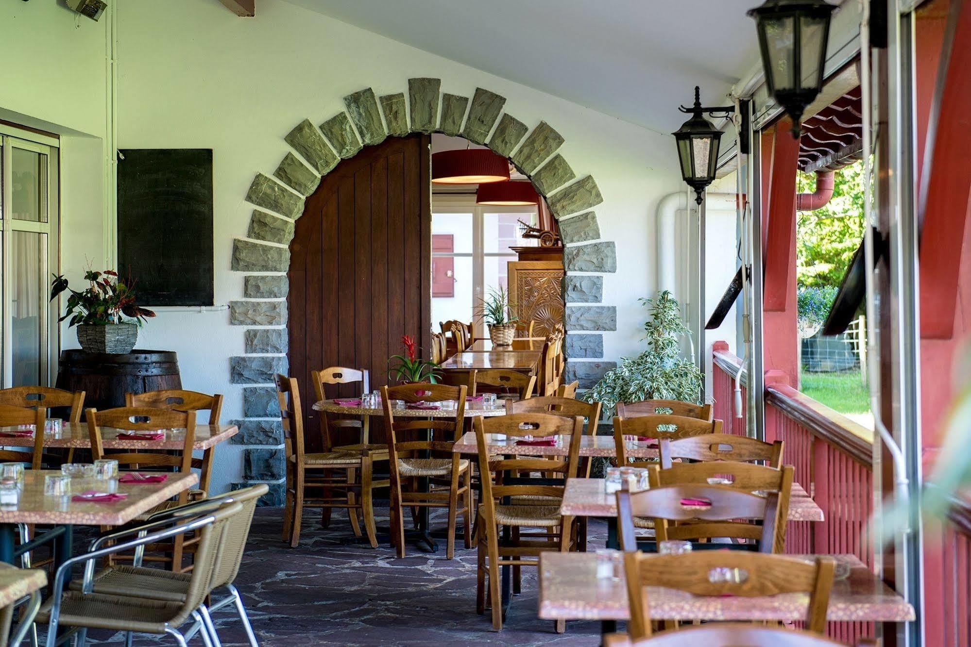 Logis Hotel Ur-Hegian Aïnhoa Zewnętrze zdjęcie