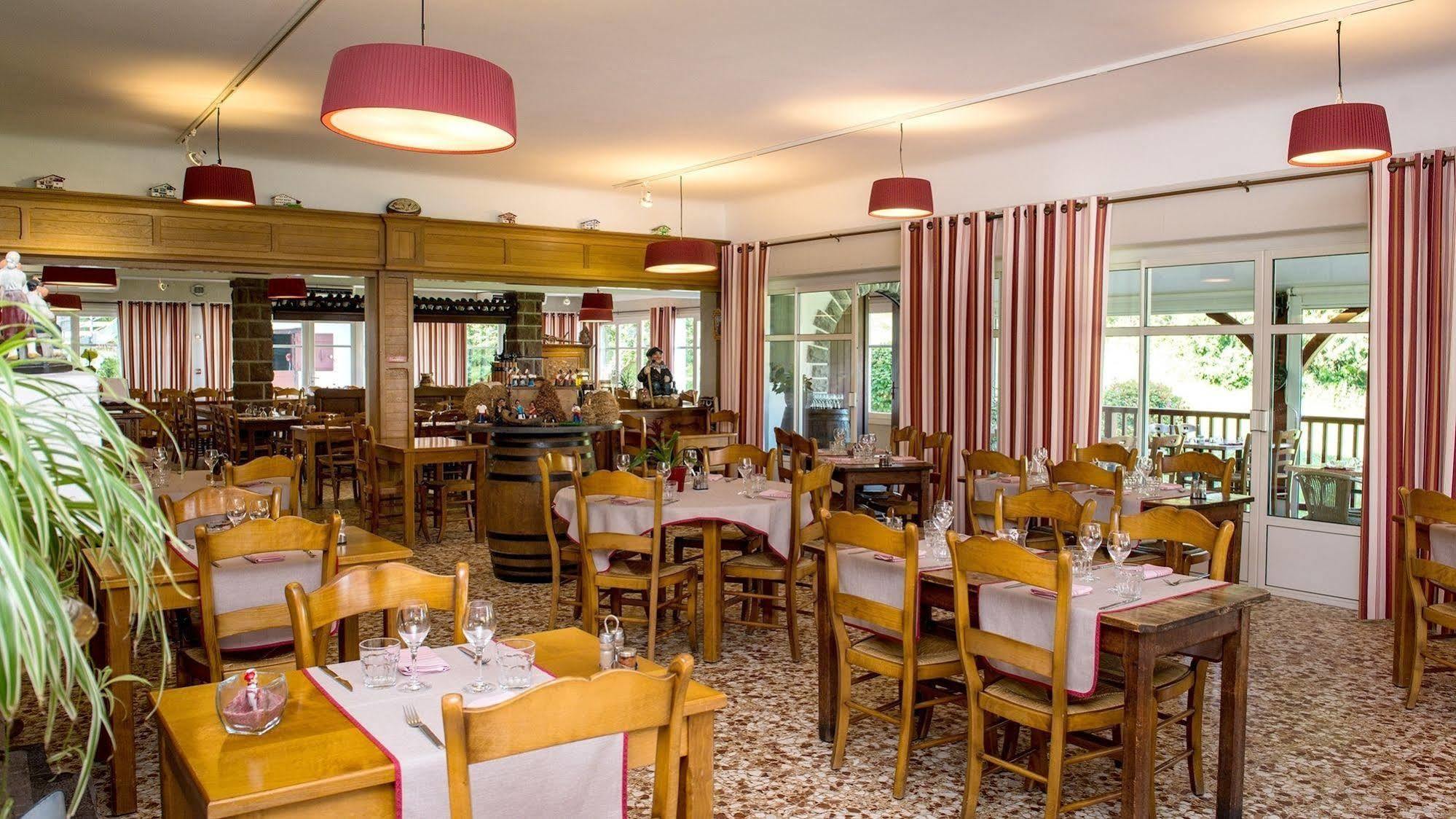 Logis Hotel Ur-Hegian Aïnhoa Zewnętrze zdjęcie