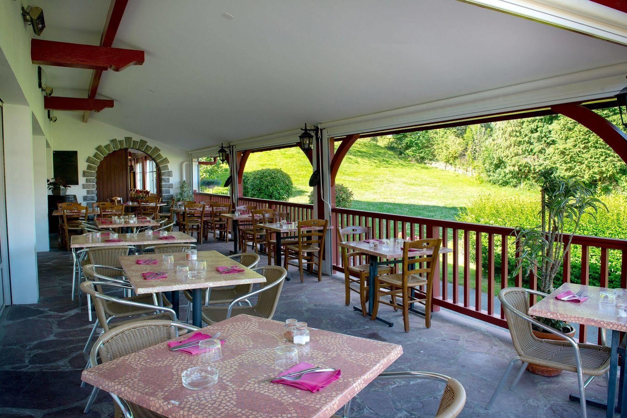 Logis Hotel Ur-Hegian Aïnhoa Zewnętrze zdjęcie