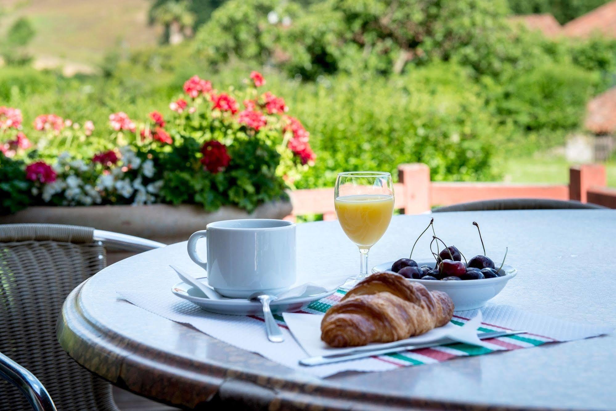 Logis Hotel Ur-Hegian Aïnhoa Zewnętrze zdjęcie